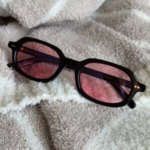 AKILA Psyche Sunglasses (Black/Pink)
